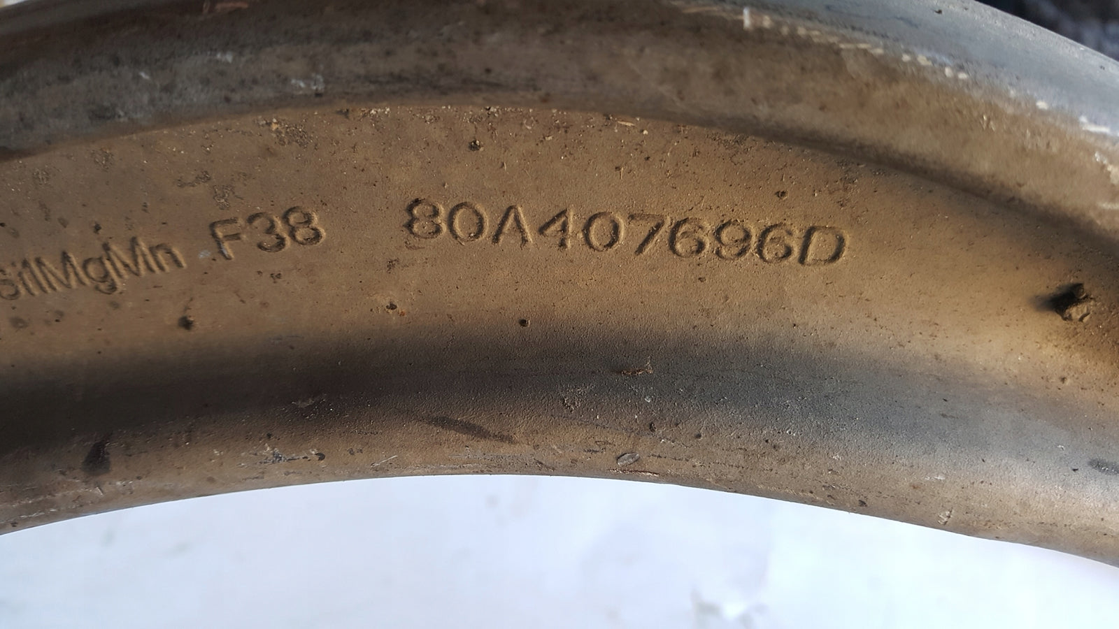 Audi Q5 SQ5 80A Zwrotnica przednia prawa 80A407560 z wahaczem 80A407696D