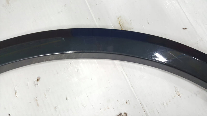 Listwa błotnika prawy przód AUDI Q2 81A853718A