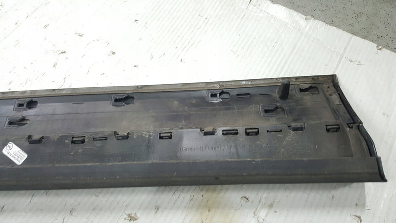 Listwa drzwi prawy przód AUDI Q5 80A853960A demontaż