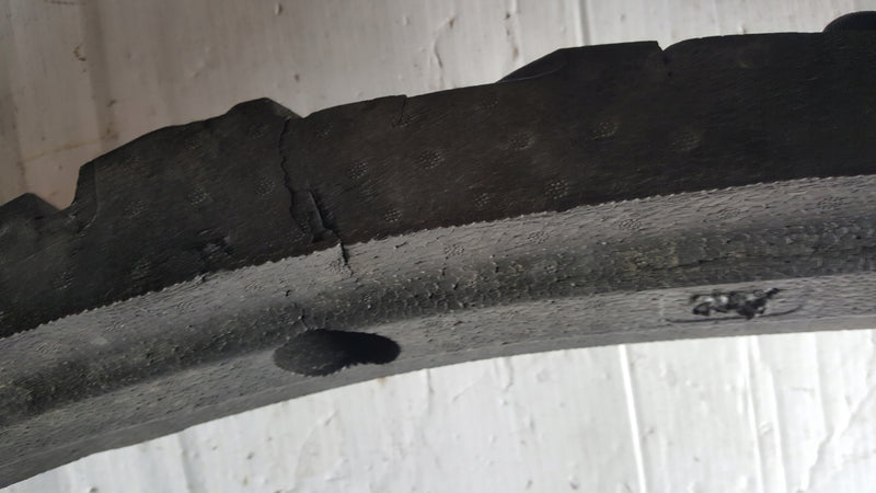 Absorber zderzaka przedniego SKODA ENYAQ 5LA807248 demontaż