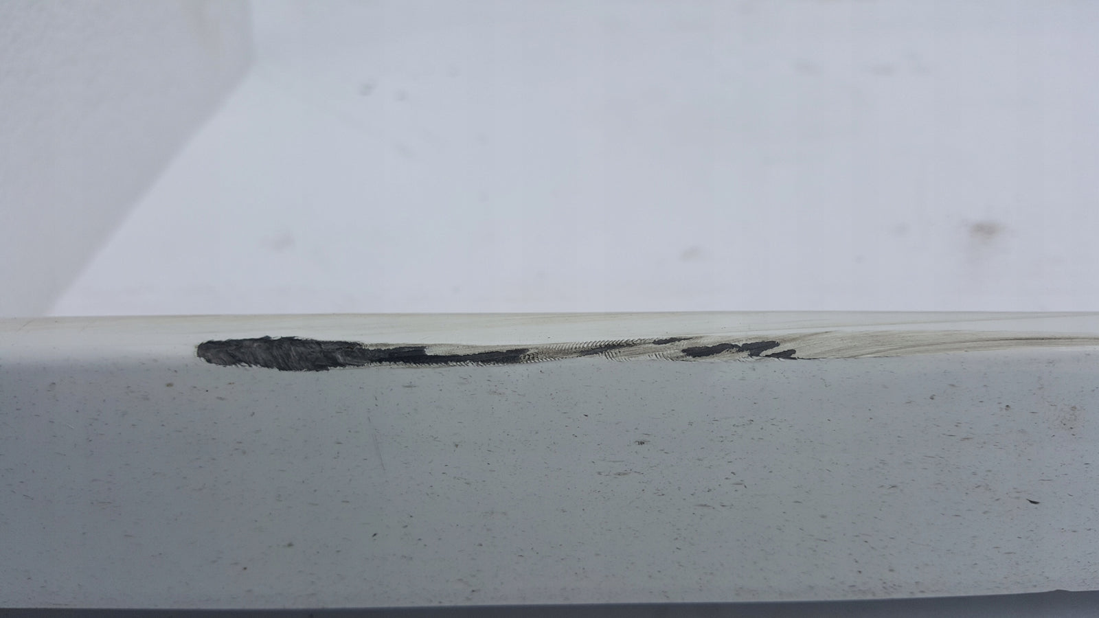 Listwa progowa prawa strona AUDI A4 (B9) 8W0853932A demontaż