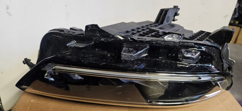 Pr kompletny ful led Vw T-ROC 2GA941006F 2023r IDEAŁ demontaż