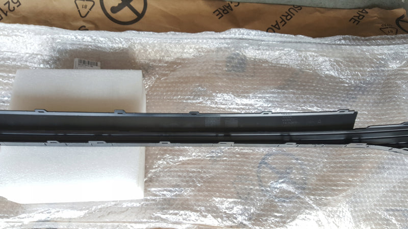 NOWA ORYGINALNA listwa kratka zderzaka tylnego AUDI Q4 e-tron 89A807833A