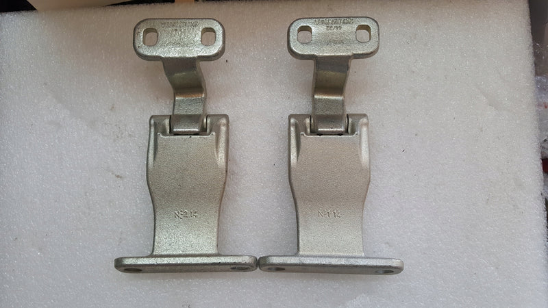 Zawiasy klapy LE+PR VW CADDY 2K7827153A/154A NOWE