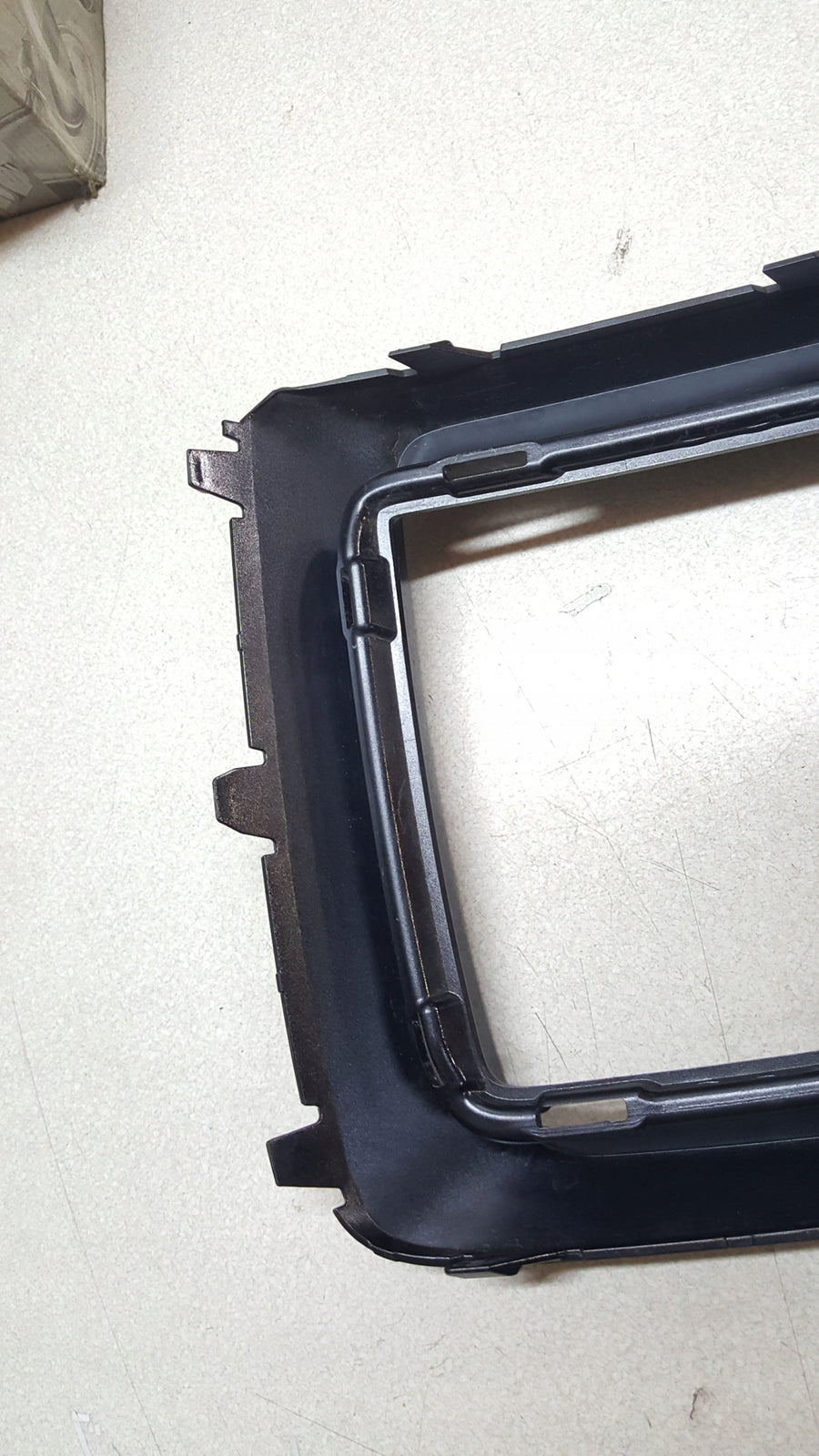 AUDI Q2 81A KRATKA RAMKA PRAWA 81A853054D 81A853054C