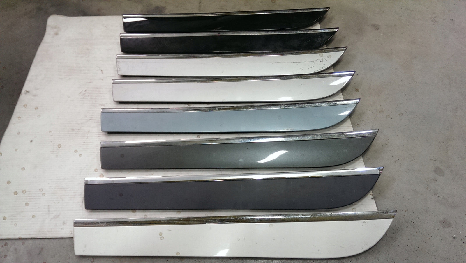 Listwa drzwi dolna LE tył AUDI A6 C6 4F08539969K