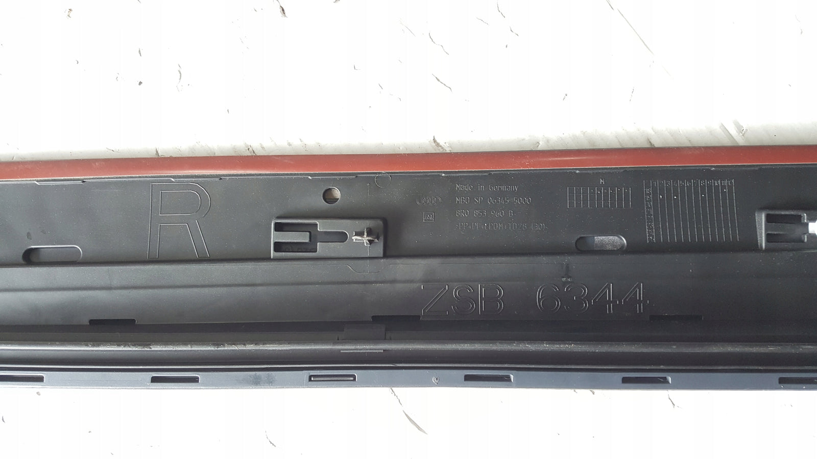 Listwa drzwi prawy przód AUDI Q5 8R0853960B NOWA