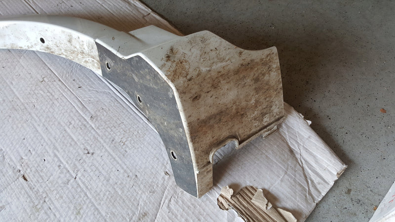 Listwa błotnika lewy przód FORD KUGA CV4J-S16D-239-ADW demontaż