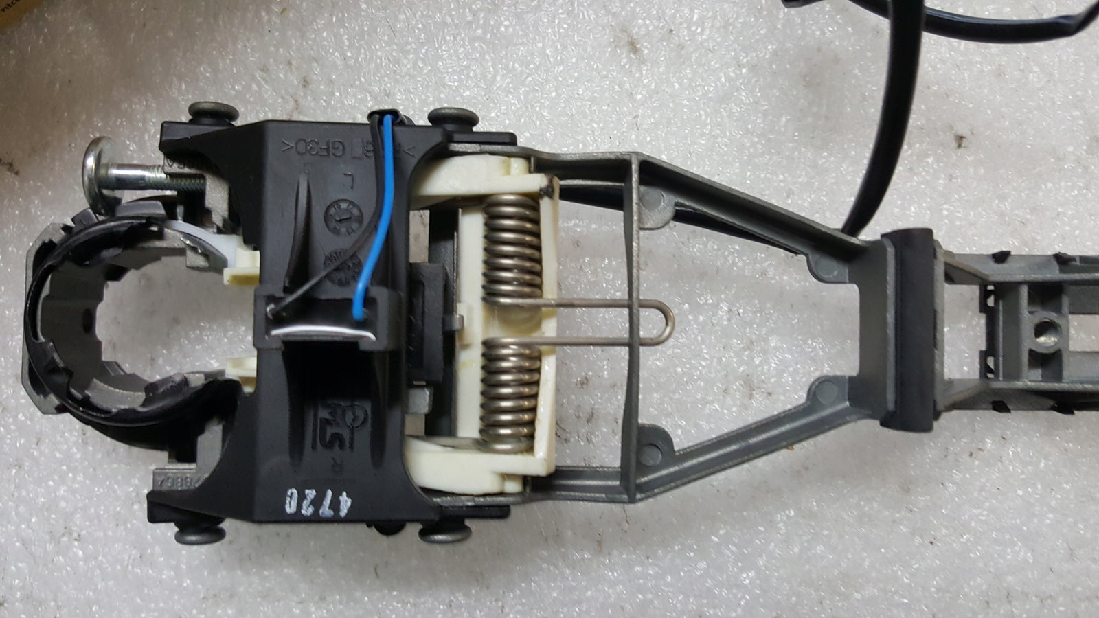NOWY ORYGINALNY mechanizm klamki lewa strona VW GOLF V EOS 1Q0837885B