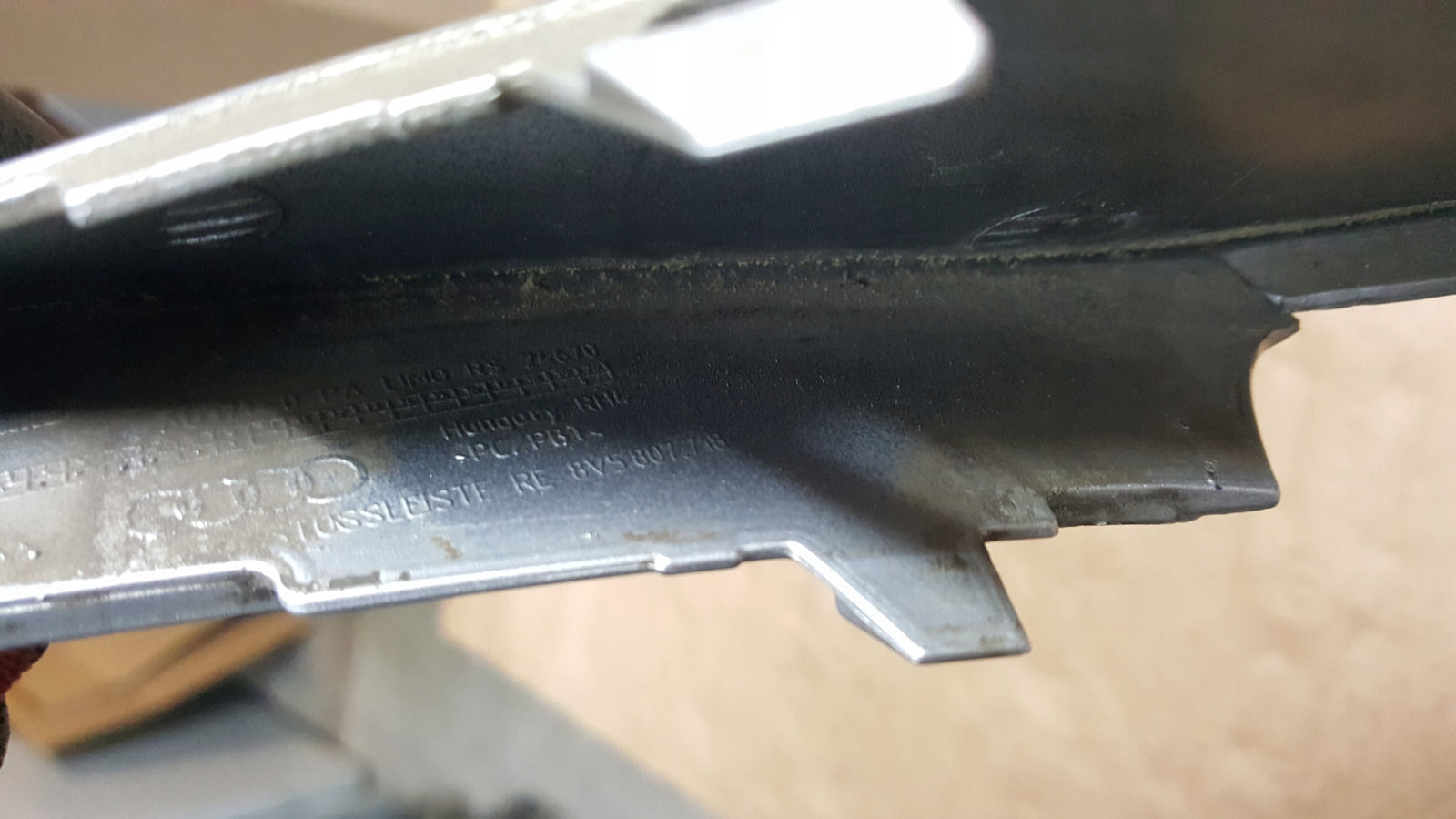 AUDI RS3 8V5 8V LIFT LISTWA ZDERZAKA PRAWA 8V5807718