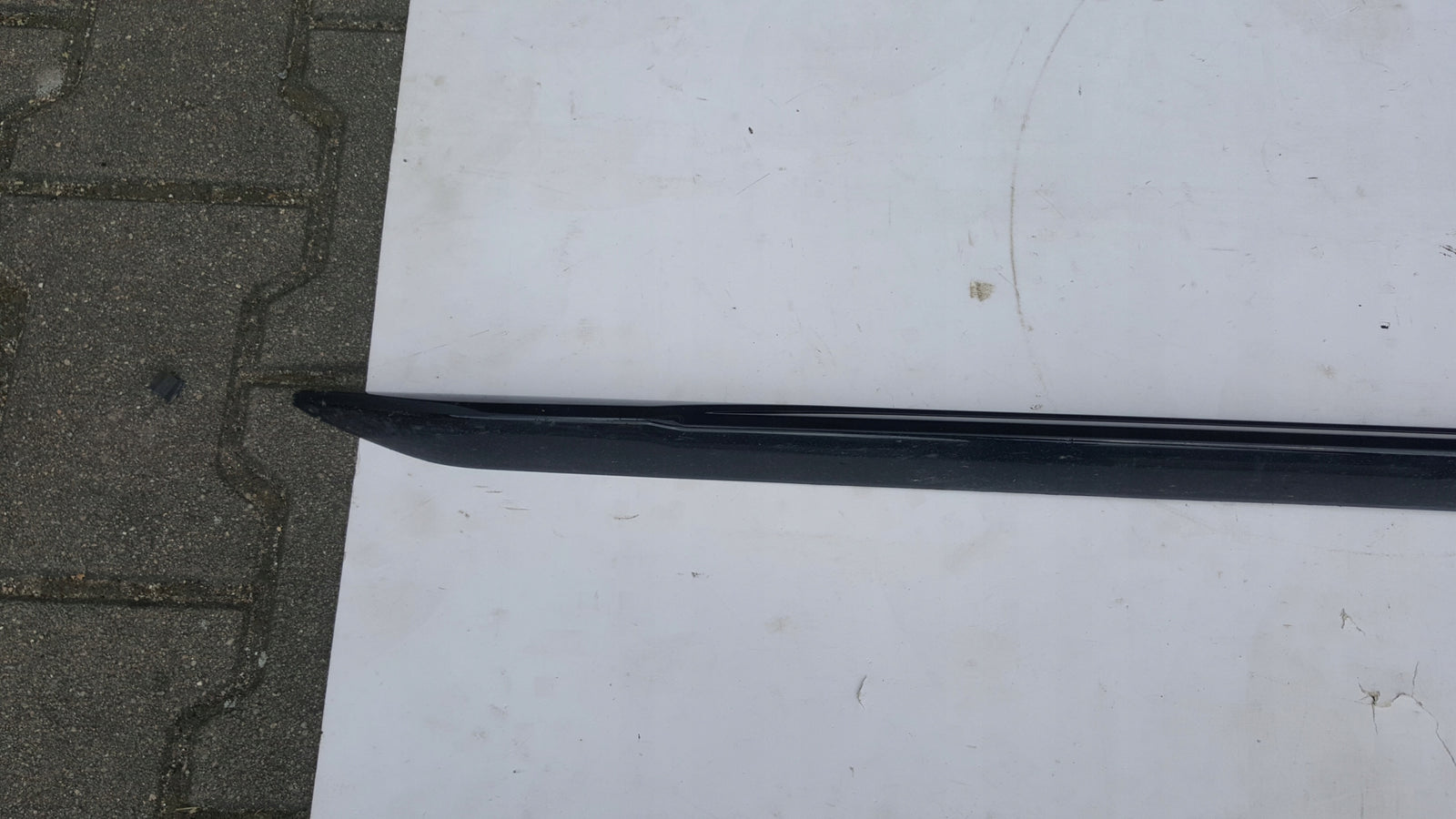 Listwa progowa prawa AUDI A4 B9 S-LINE 8W0853931A