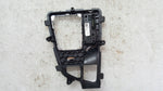 Ramka panel biegów AUDI A4 (B9) A5 8W1713111C demontaż