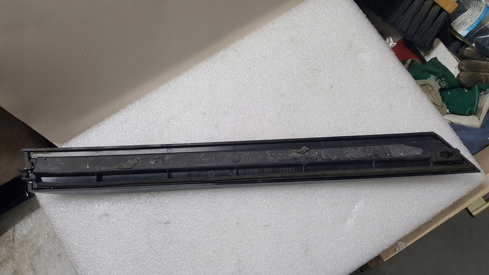 Listwa klapy bagażnika lewy tył AUDI Q3 8U0854815