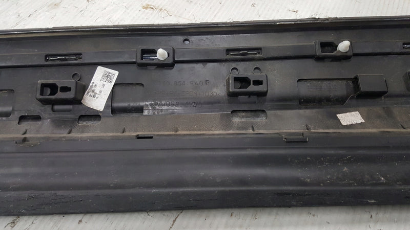 Listwa drzwi prawy przód VW TOUAREG III 760854940E demontaż
