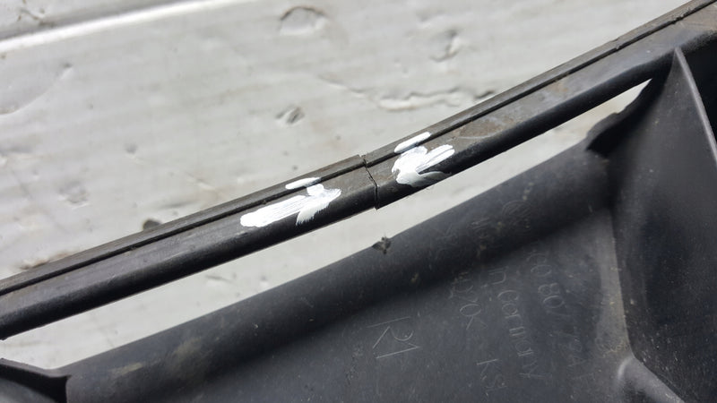 Ślizgi zderzaka przedniego VW GOLF VII 5G0807723F 5G0807724F demontaż