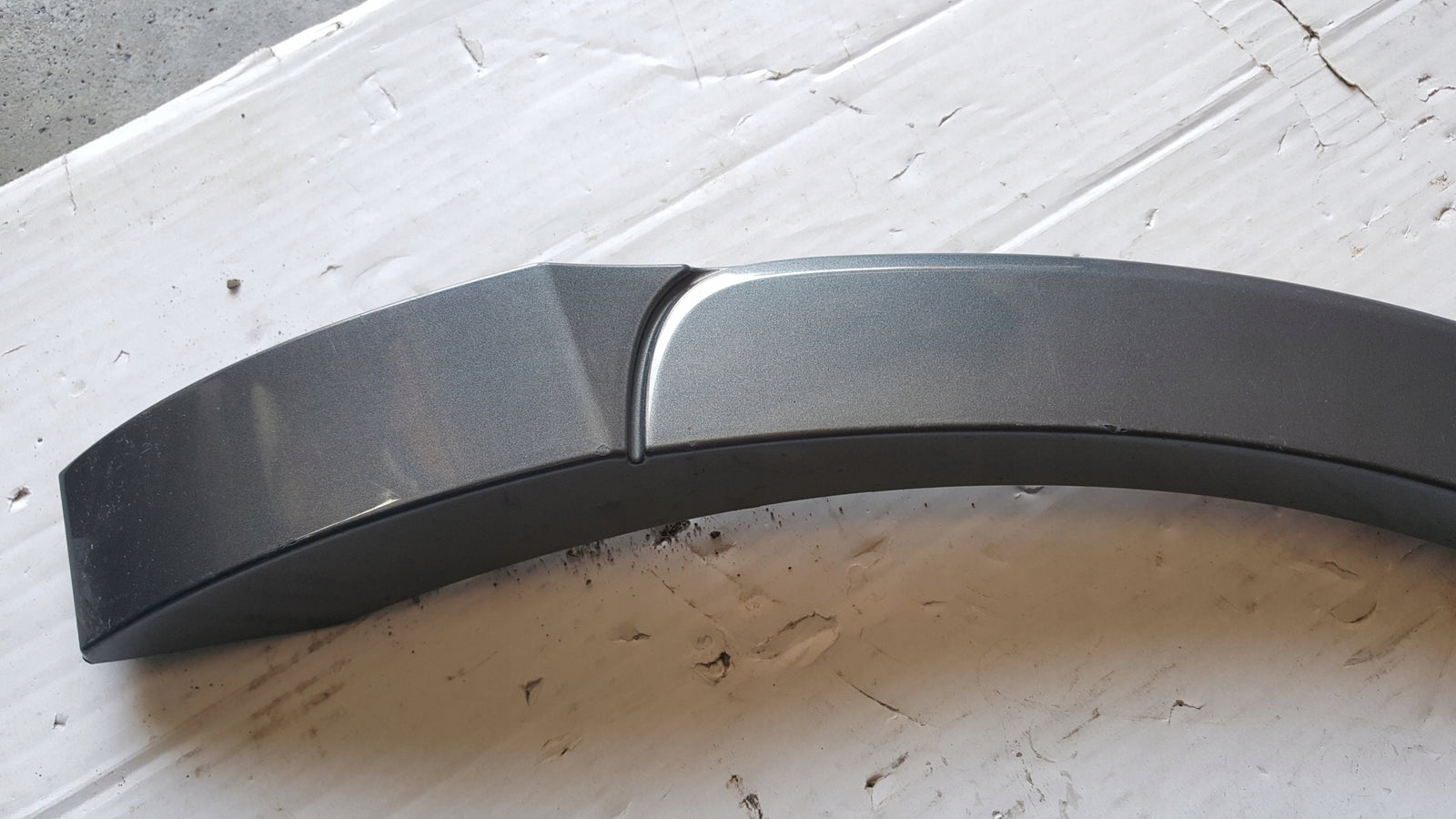 Listwa błotnika lewy tył AUDI Q3 8U0853817B