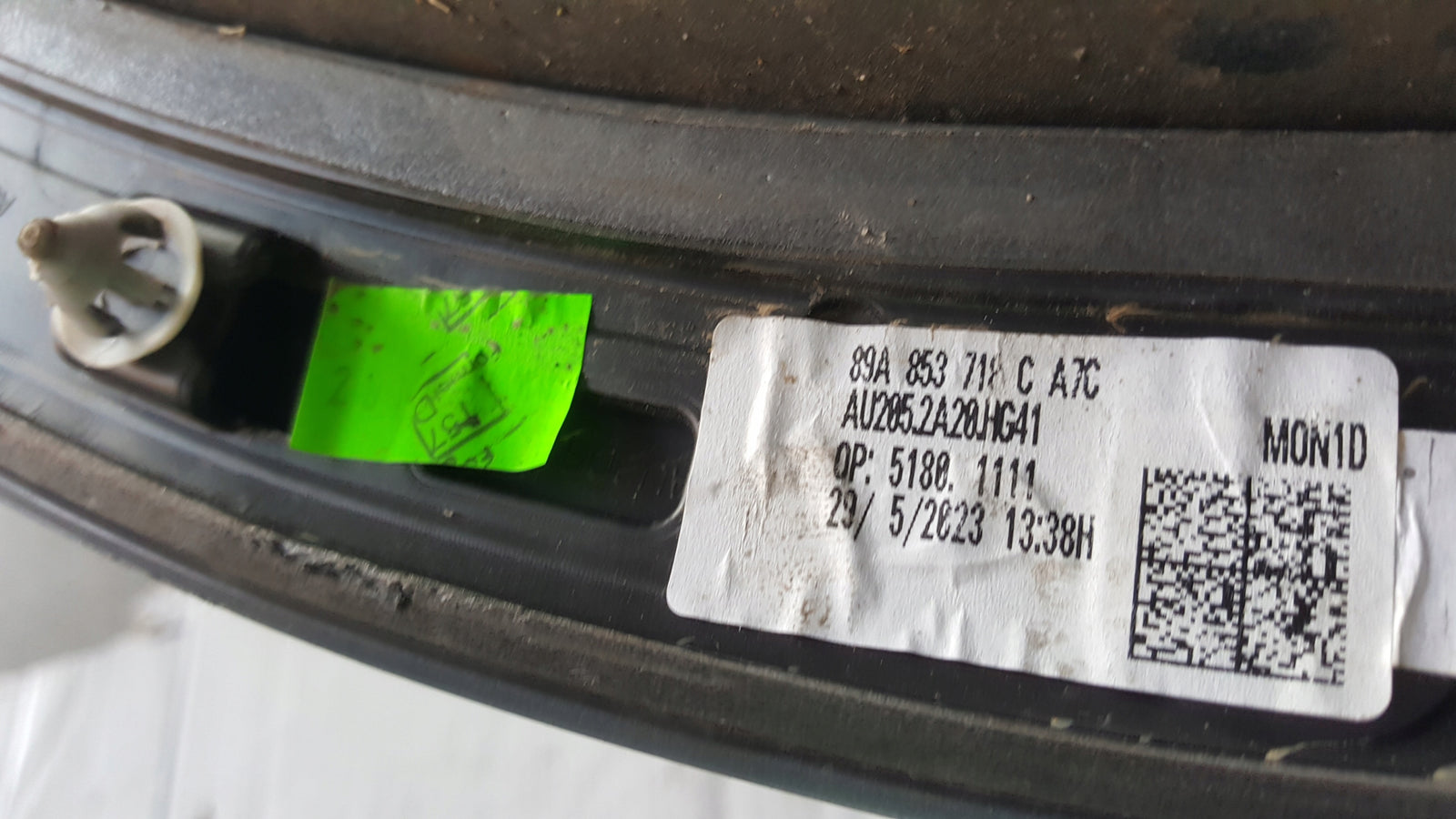 Listwa błotnika prawy przód AUDI Q4 e-tron 89A853718C demontaż