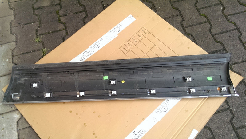 Listwa drzwi lewy przód VW TOUAREG 7P6854939M