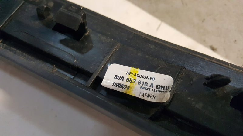 Listwa błotnika prawy tył AUDI Q5 80A853818A demontaż