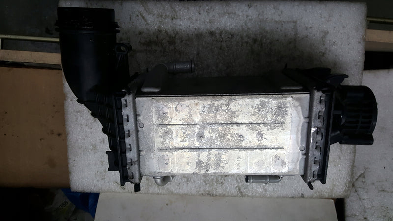 AUDI VW SEAT SKODA CHLODNICA INTERCOOLER WODNY 04E145785E