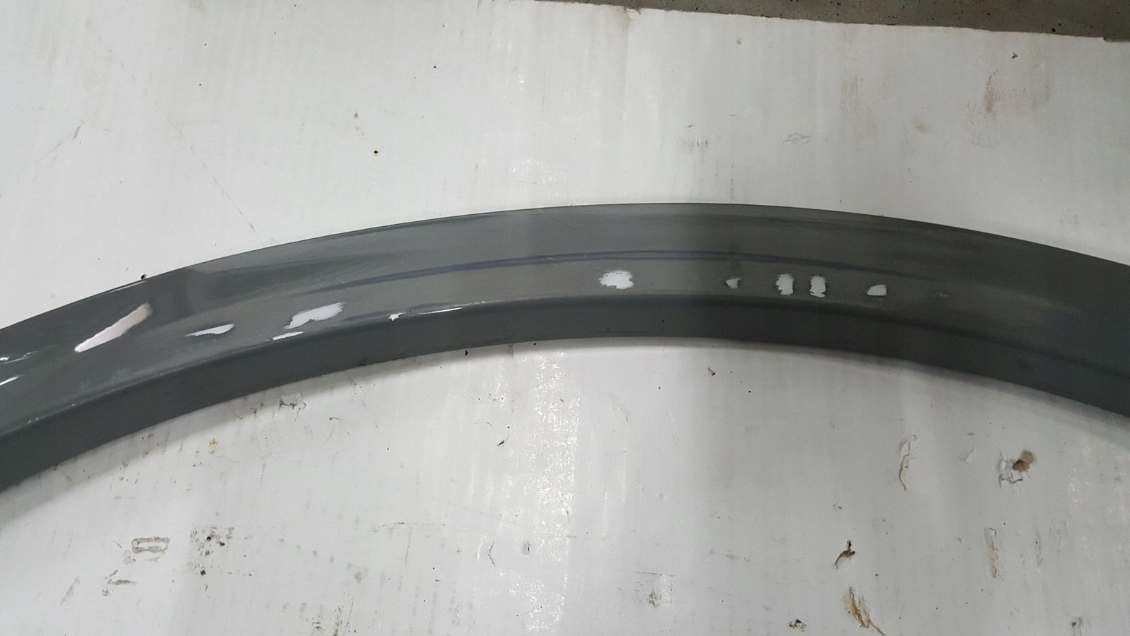 Listwa błotnika PR tył AUDI Q5 80A853818A demontaż