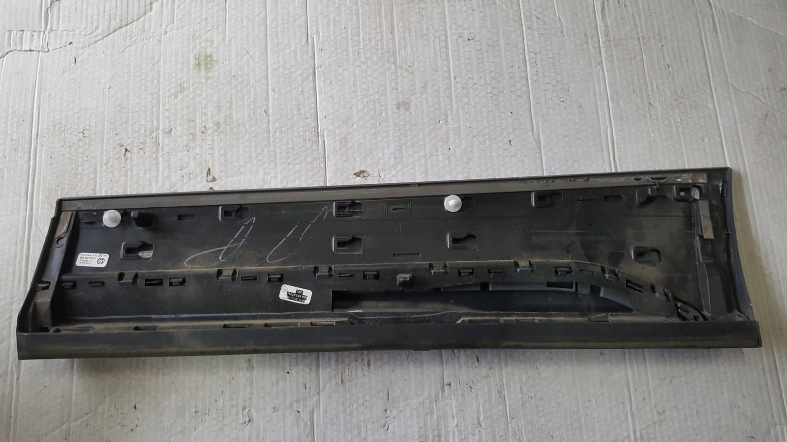 Listwa drzwi prawy tył AUDI Q5 80A853970A demontaż
