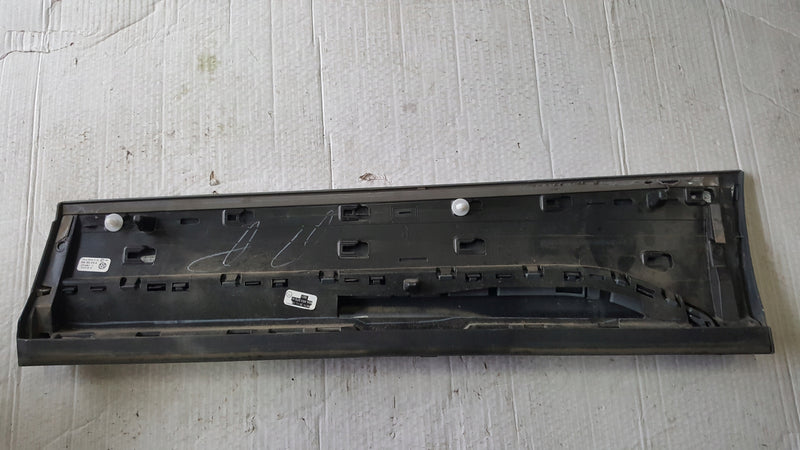 Listwa drzwi prawy tył AUDI Q5 80A853970A demontaż