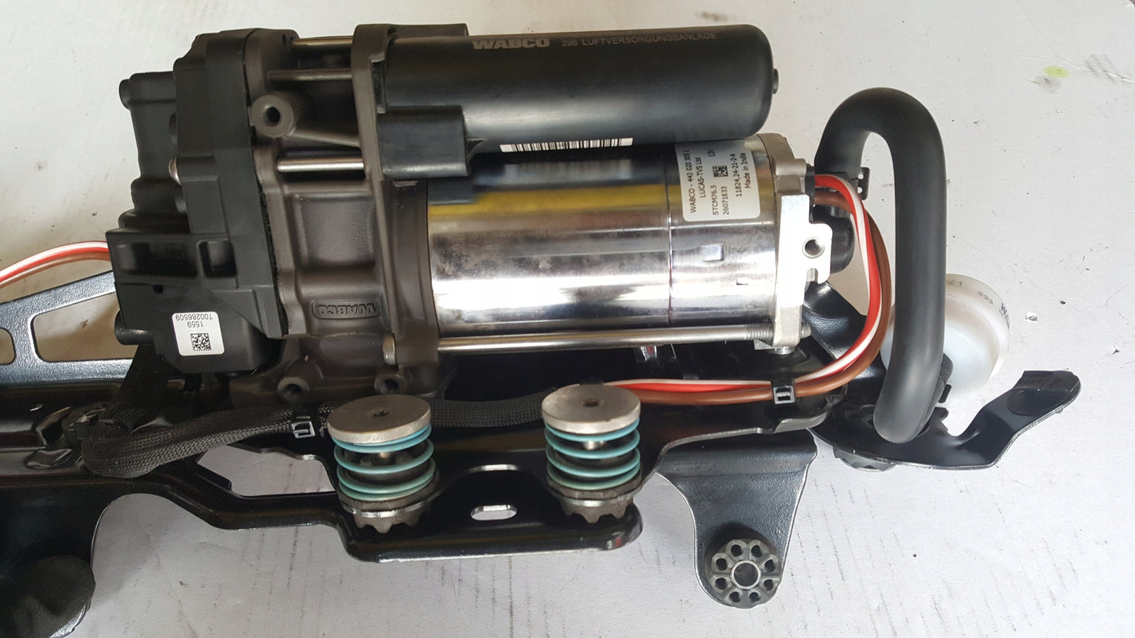 Kompresor zawieszenia AUDI E-TRON 4KE616005E