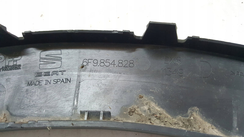 Listwa błotnika prawy przód SEAT ARONA 6F9854828 demontaż