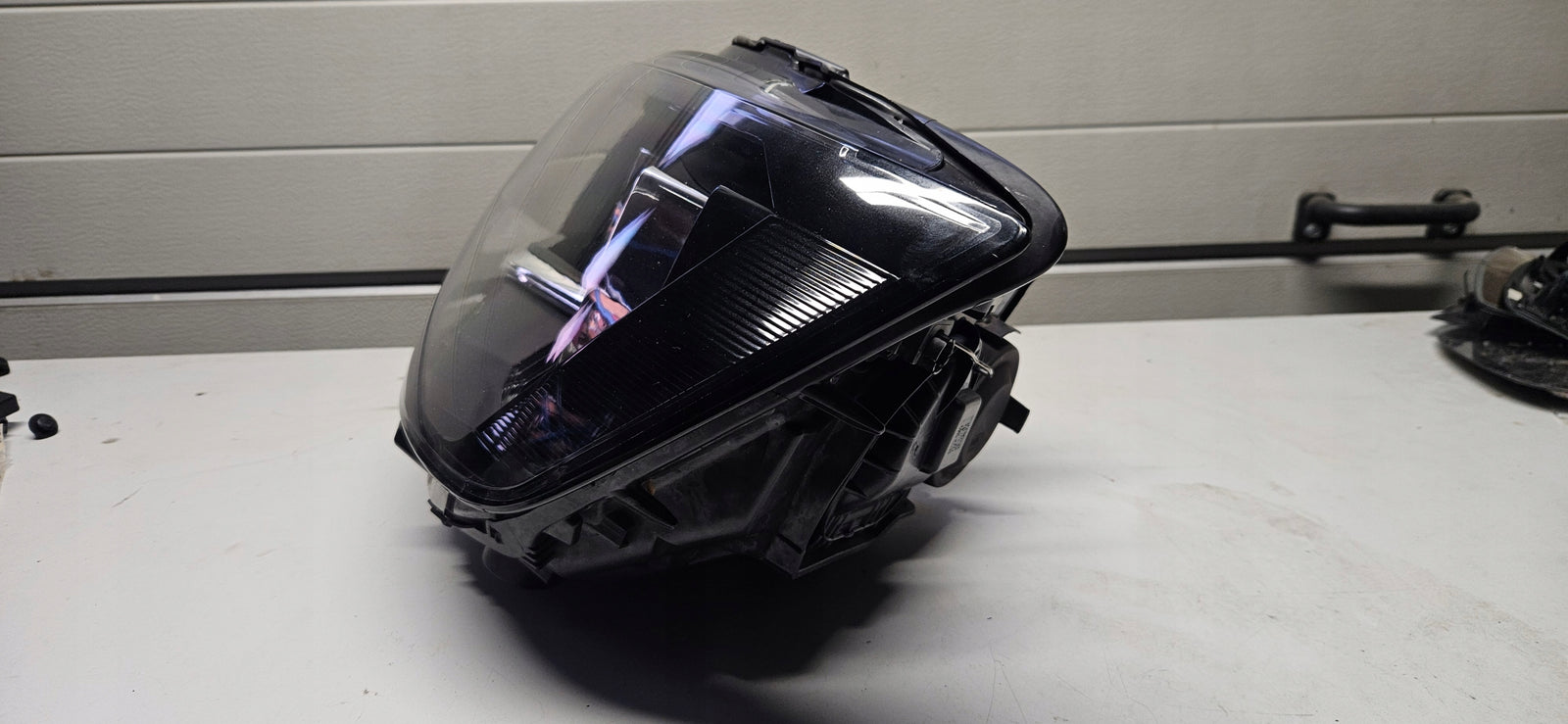 LE reflektor Vw T6 7E1941015AD 2019r IDEAŁ