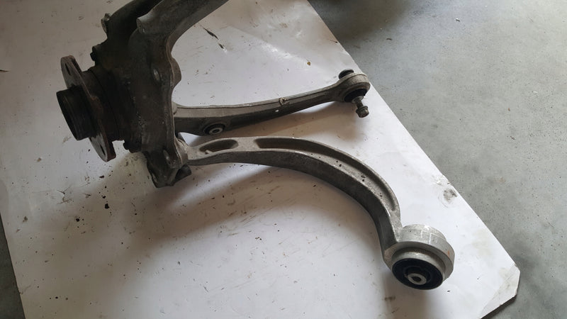 Zwrotnica Audi A6 C7 Prawa 4G0407241E z wahaczami 8K0407155C 4G0407695