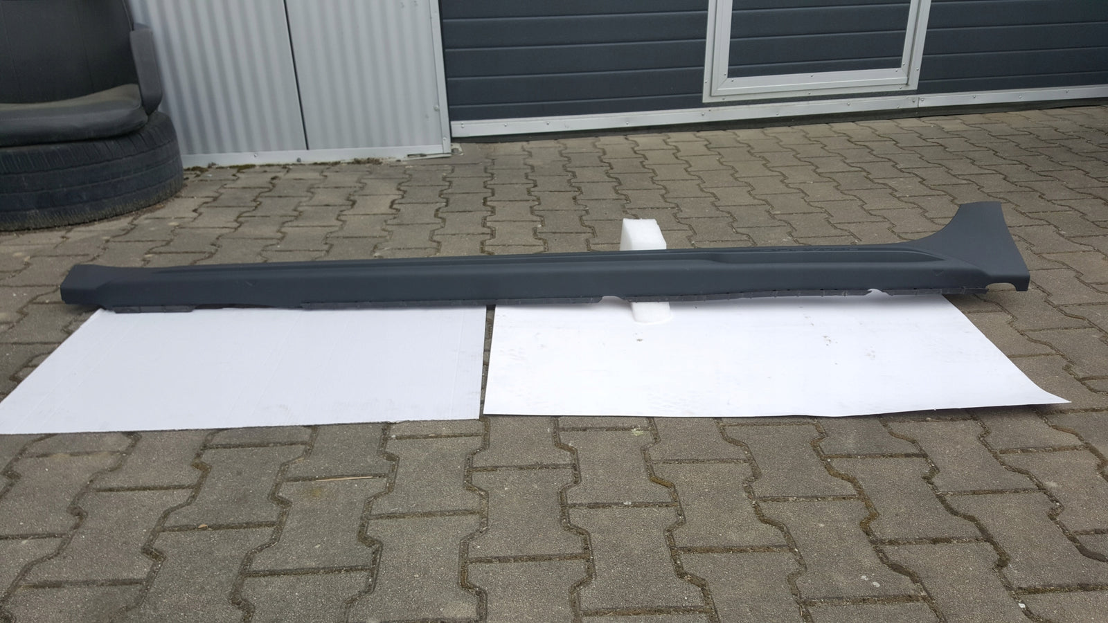 Listwa progowa lewa strona AUDI A4 (B9) ALLROAD 8W9853859J demontaż