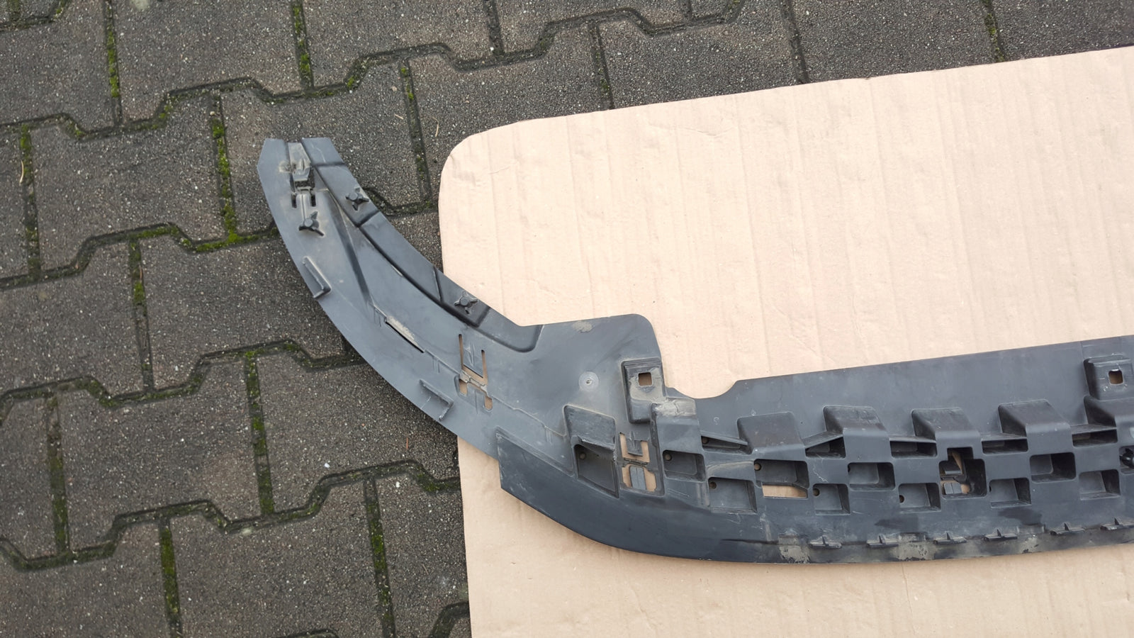 AUDI A3 8V 2012>- SPOILER PŁYTA OSŁONA POD ZDERZAK PRZÓD PRZEDNI 8V3807233B