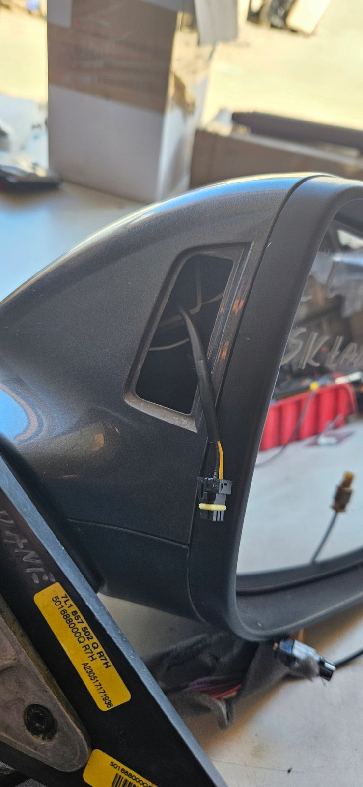 Pr Lusterko Vw MULTIVAN 7L1857502Q el. Składane Antena sygn pasa ogrzewane