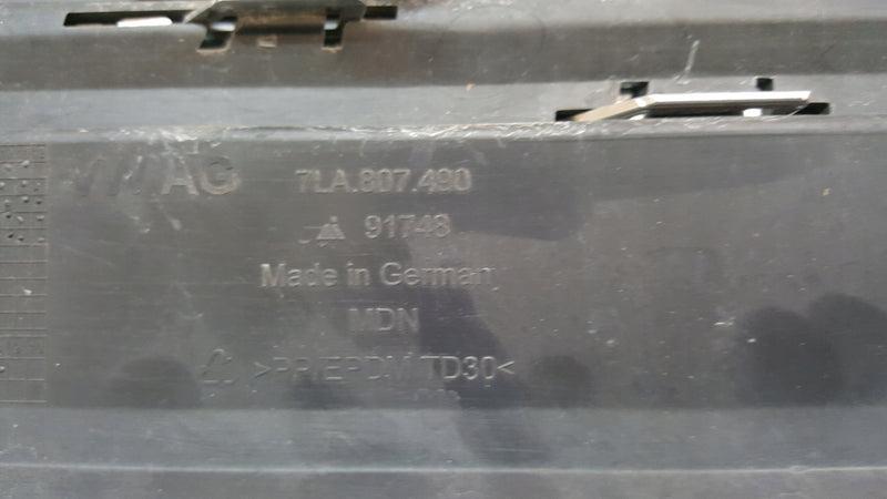 Kratka zderzaka prawy przód VW T6.1 7LA807490 demontaż