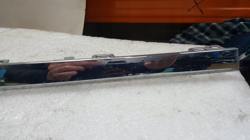 Listwa chrom zderzaka lewy tył VW PASSAT (B8) 3G0853841 demontaż