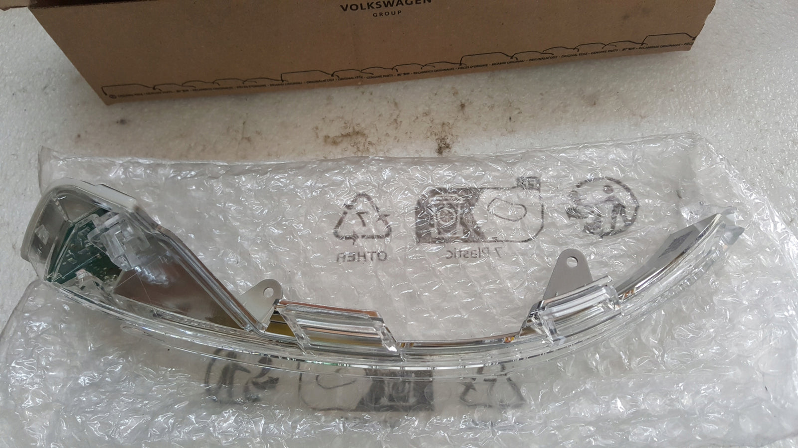 NOWY ORYGINALNY lewy kierunek lusterka zewnętrznego VW PASSAT B8 3G0949101A
