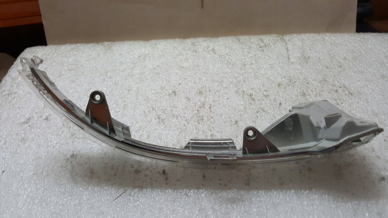 Lewy kierunkowskaz lusterka zewnętrznego VW PASSAT B8 3G0949101A