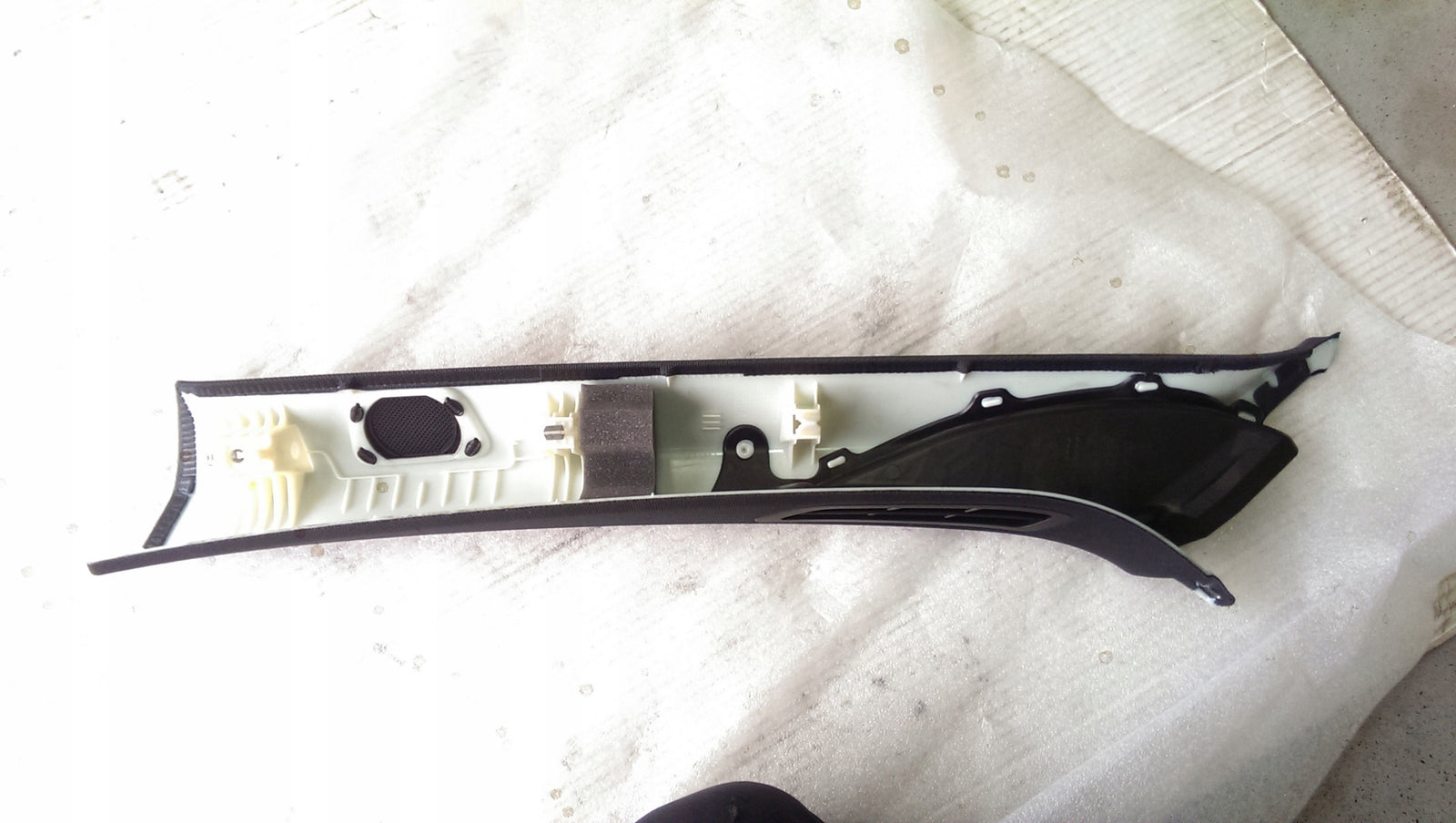 Osłona słupka PR przód AUDI A6 C8 RS6 4K0867234A