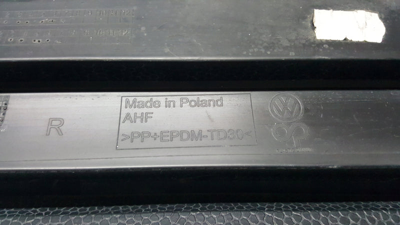 Kratka zderzaka prawy przód VW CADDY 2K5853666C demontaż