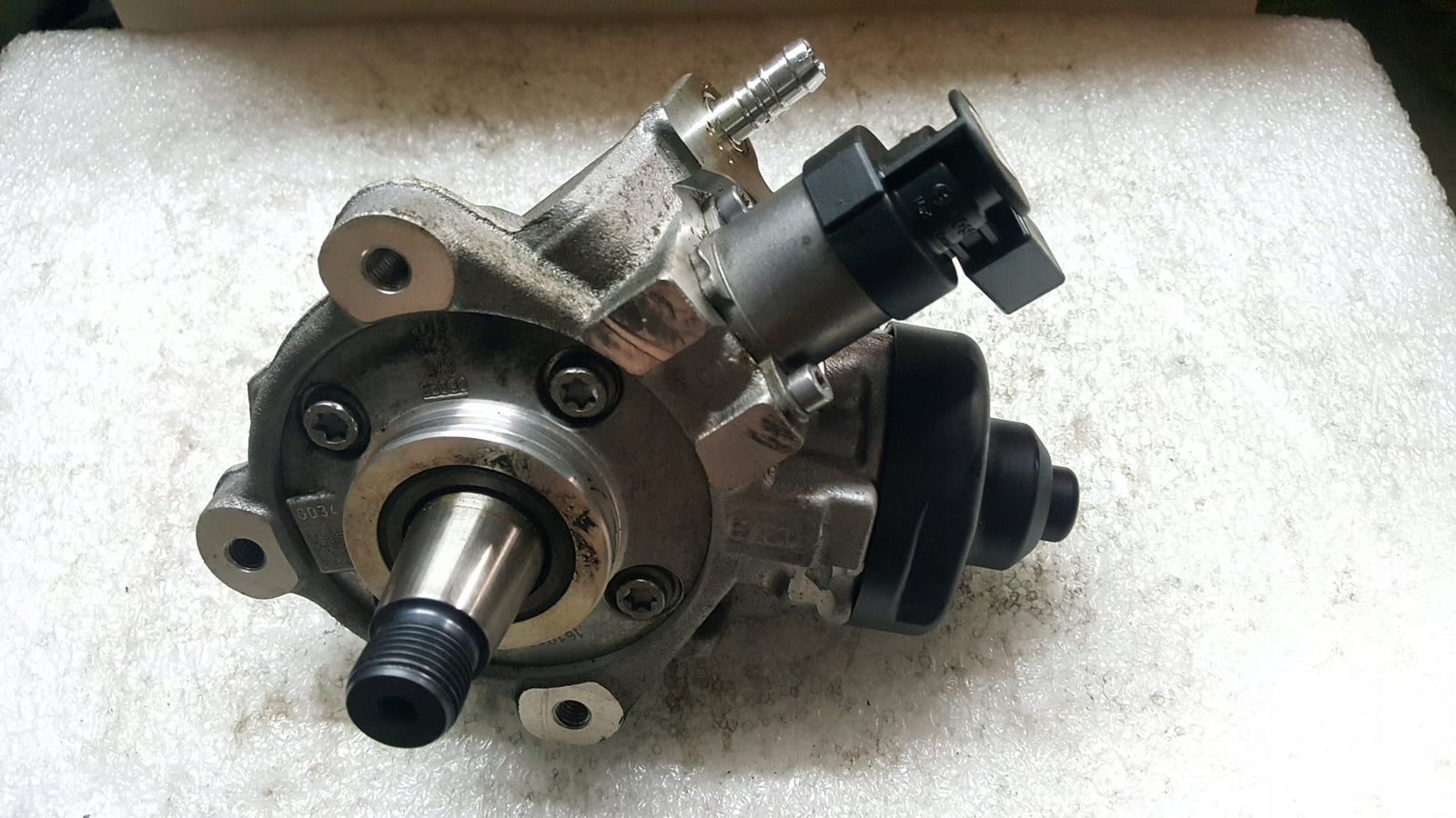 Pompa wtryskowa 2.0 TDI --VW AUDI 03L130755AC demontaż