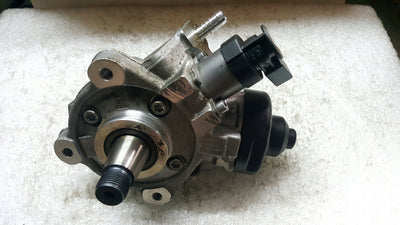 Pompa wtryskowa 2.0 TDI --VW AUDI 03L130755AC demontaż