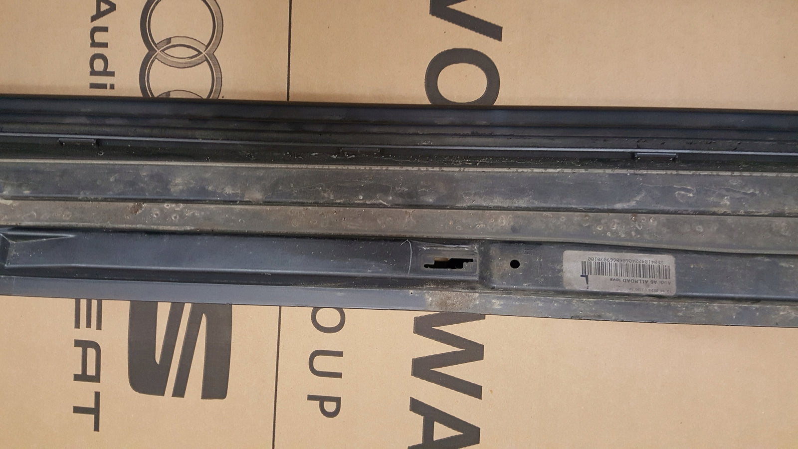 Listwa progowa lewa AUDI A6 C8 ALLROAD 4K9853855
