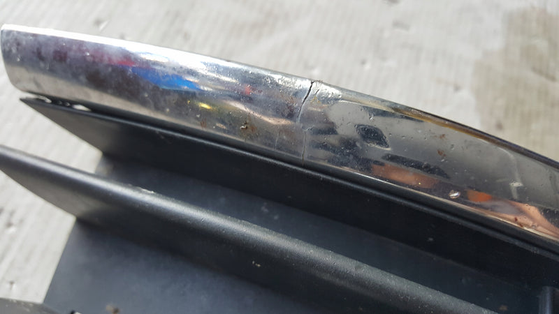 Kratka zderzaka prawy przód VW PASSAT B7 3AA853666A