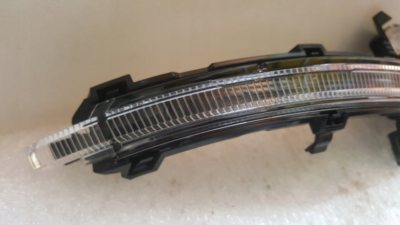 NOWY ORYGINALNY prawy kierunek lusterka zewnętrznego AUDI A6 A8 4N1949102