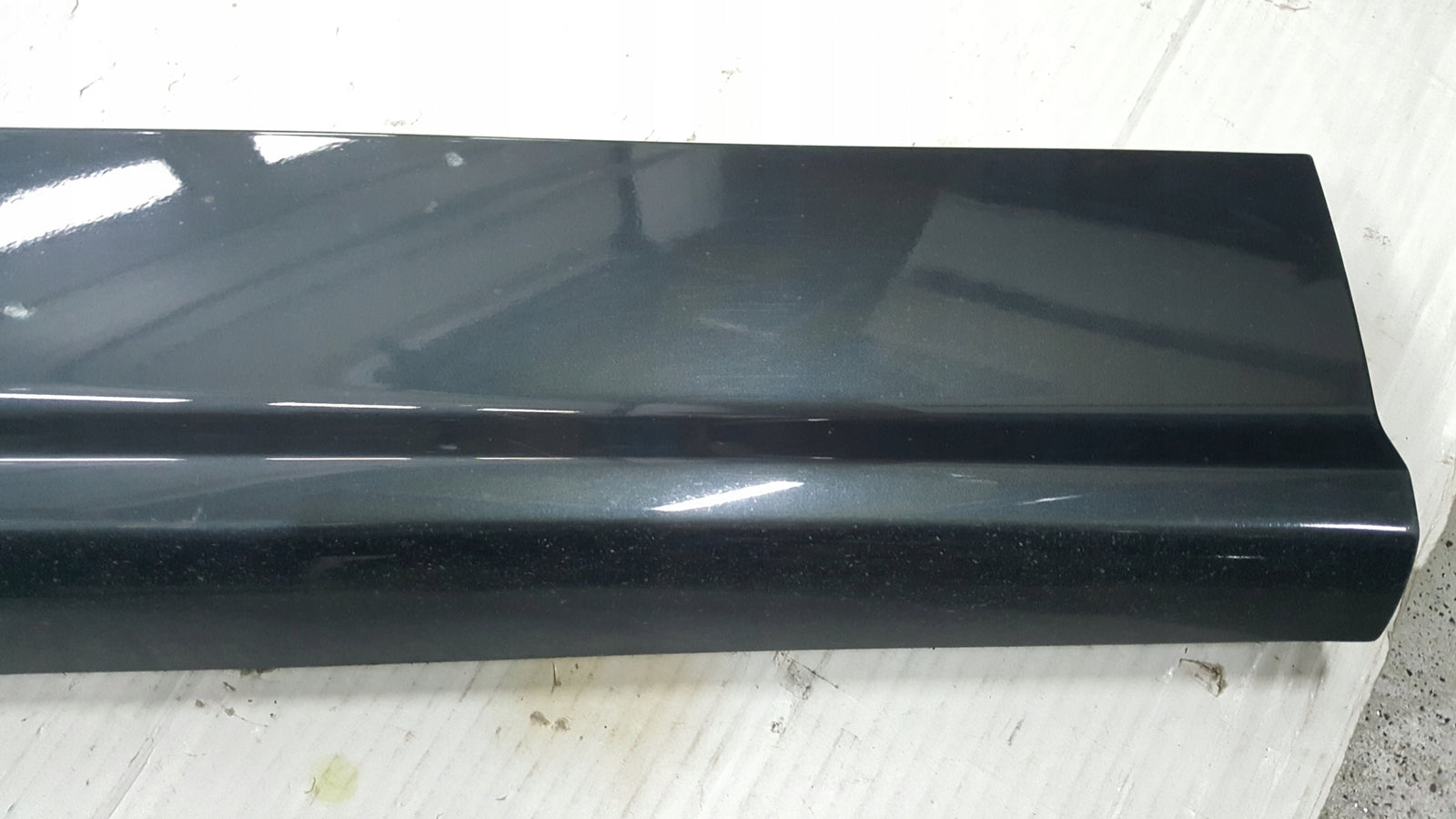 Listwa drzwi prawy przód AUDI Q5 S-LINE 80A853960B demontaż