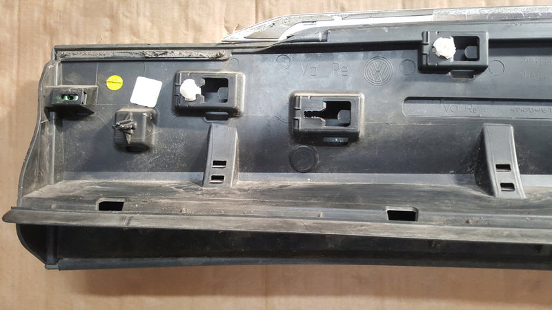 listwa drzwi prawa przednia VW TIGUAN II przód prawy 5NA854940M R-LINE