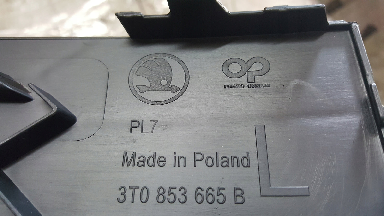 Kratka zderzaka LE przód SKODA SUPERB 2 3T0853665B