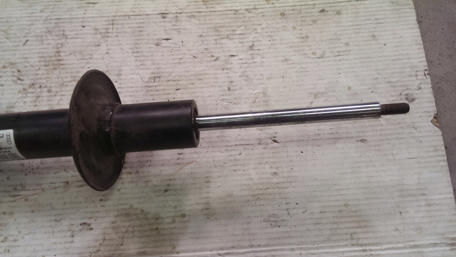 Amortyzator przód AUDI A4 B8 8K0413031CJ demontaż