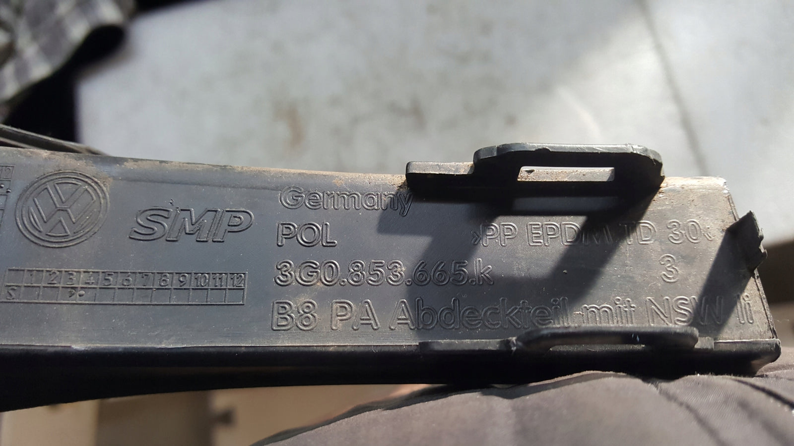 Kratka atrapa zderzaka lewy przód VW PASSAT B8 3G0853665K demontaż